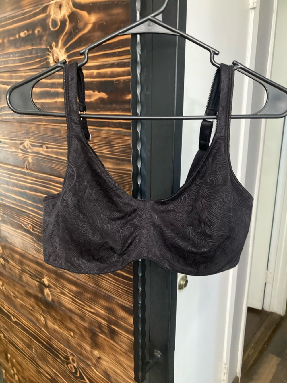 Playtex Black Full Coverage Underwire Bra with Subtle Swirl Pattern